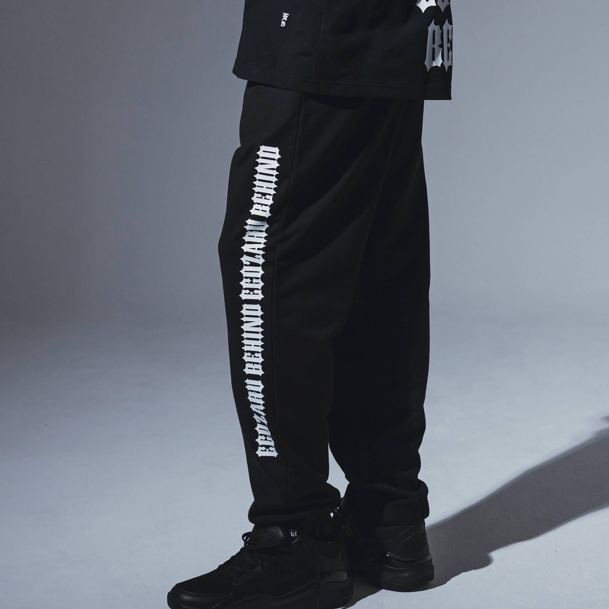 Side oversized sweat pants (EZBH)