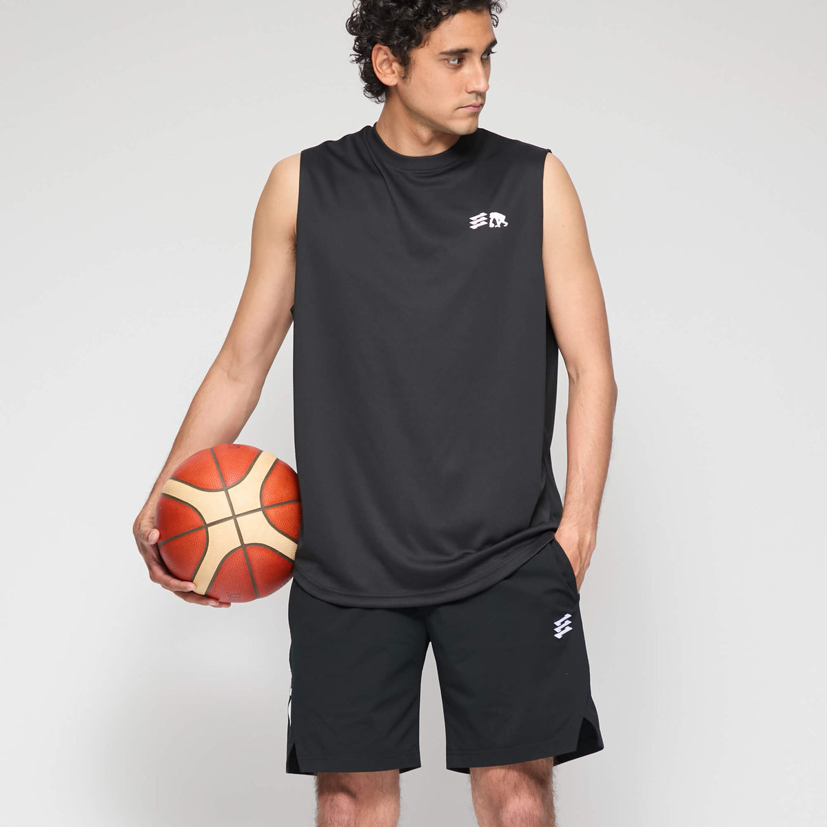 One-point dual logo sleeveless shirt