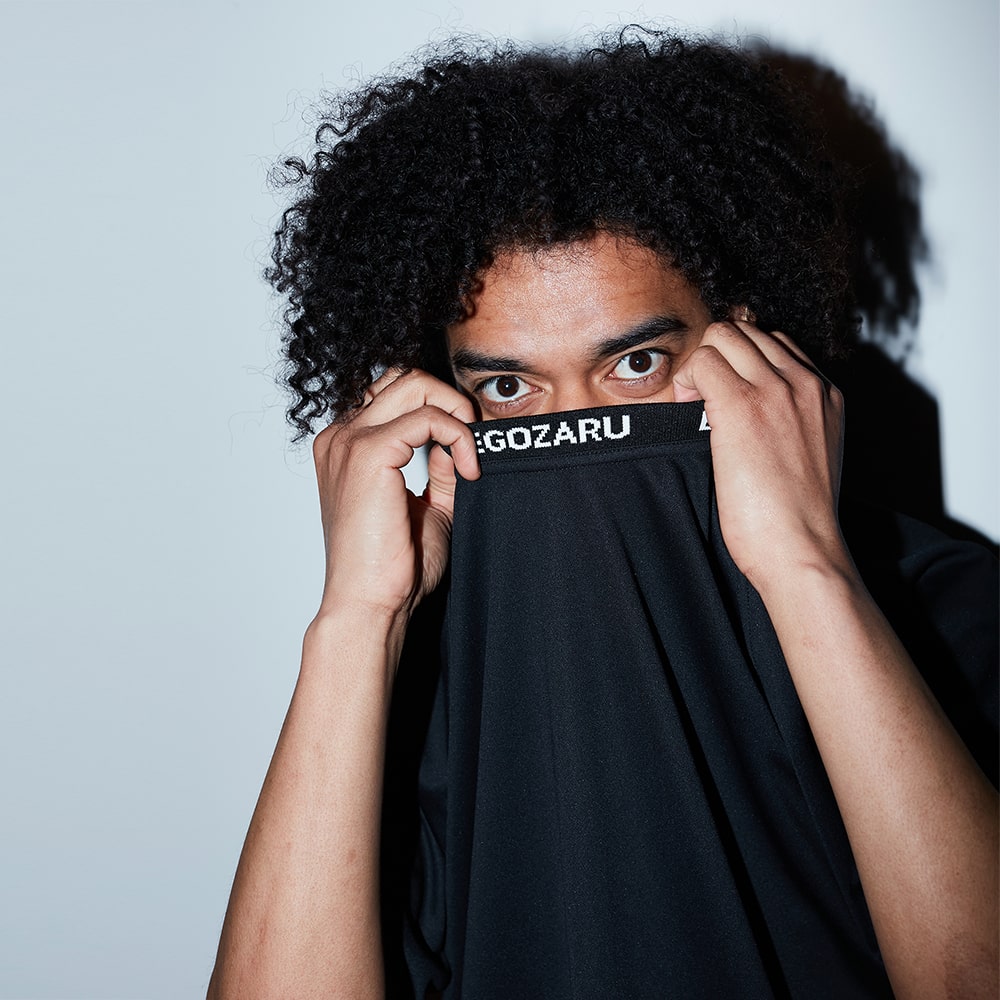 Big silhouette neck logo T-shirt
