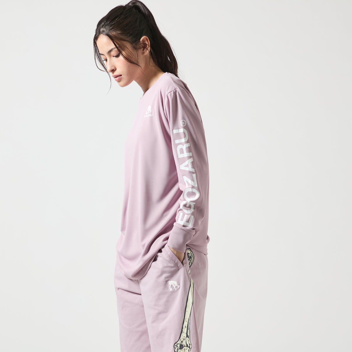 One-sided line sleeve logo long sleeve T-shirt