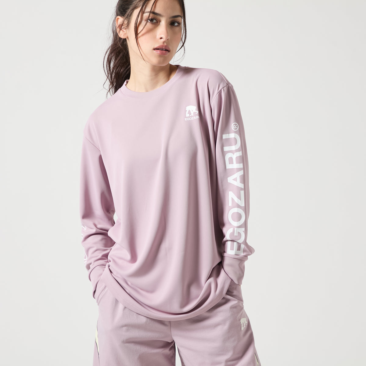 One-sided line sleeve logo long sleeve T-shirt