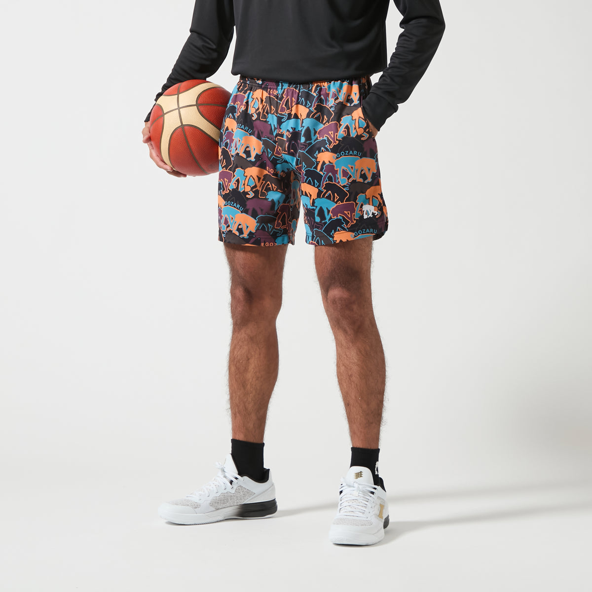 ［ひざ上丈］ディファレントロゴ ショートパンツ