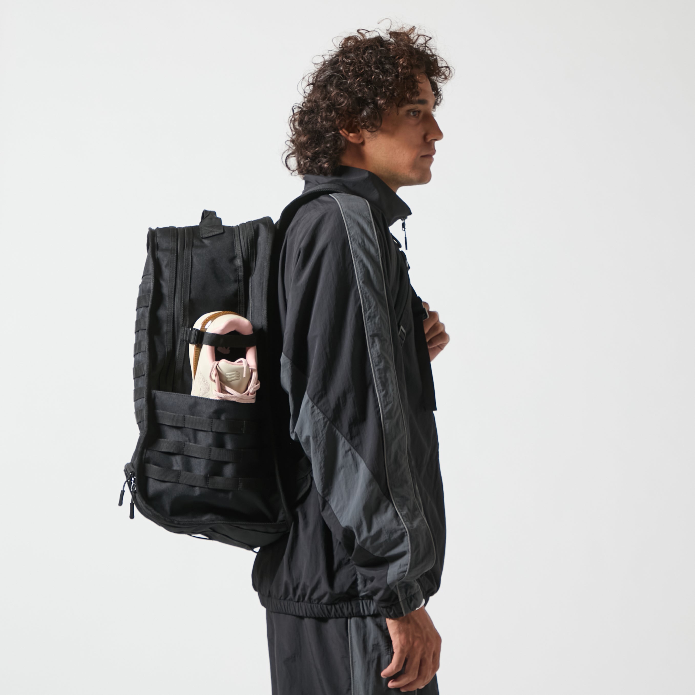 EGOZARU バックパック ブラック EGOZARU（エゴザル） （メンズ、レディース）ボックス バックパック