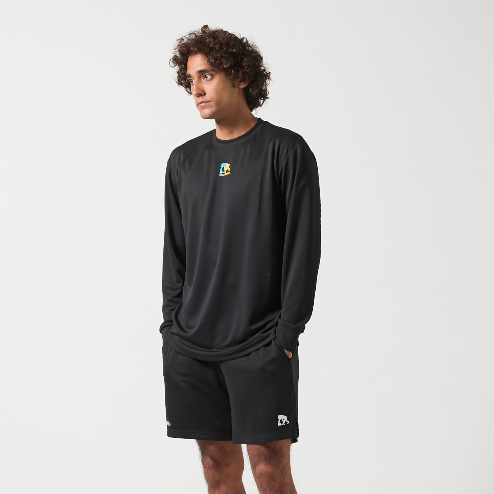 クアトロ ロゴ ロングスリーブTシャツ – EGOZARU ONLINE STORE