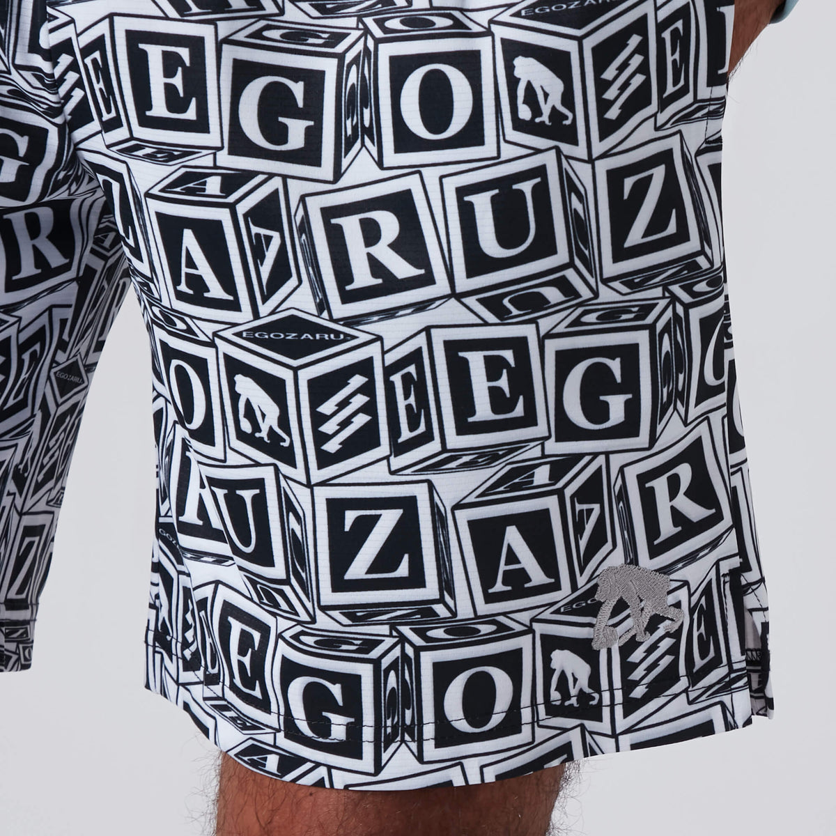 [Knee top length] EZ cube shorts