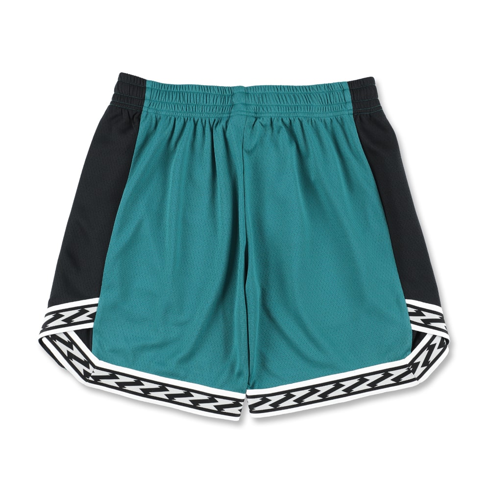 [Heart on the knee] Cut -off crank tape shorts