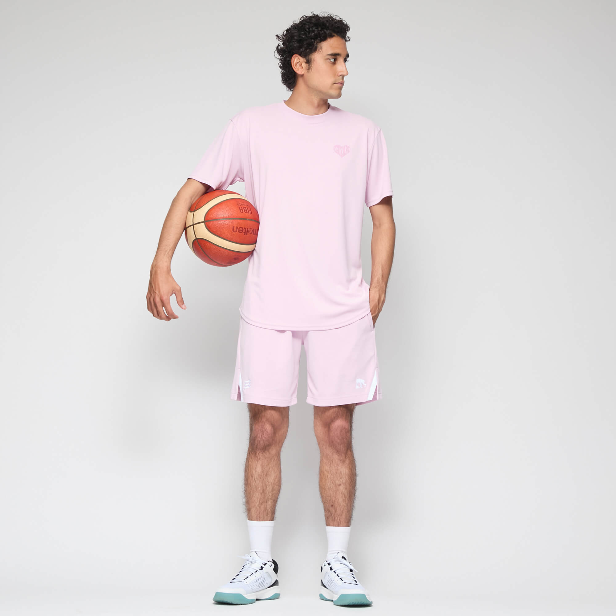 EGOZARU カラフルロゴ Tシャツ パンツ セット L バスケットボール EGOZARU カラフルロゴ Tシャツ パンツ セット L バスケットボール