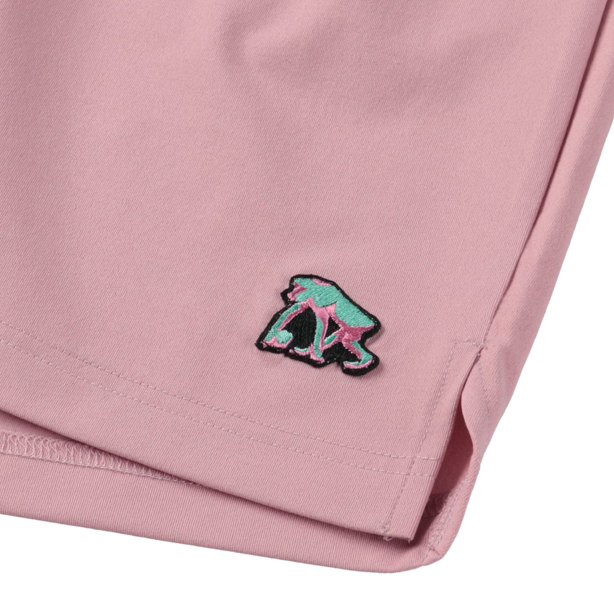 [ひざ上丈] ポリゴンワッペン カットオフショートパンツ