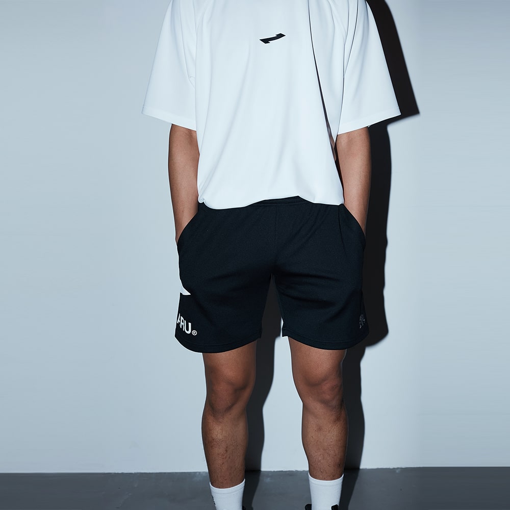 [Heart on the knee] Cut offside crank shorts