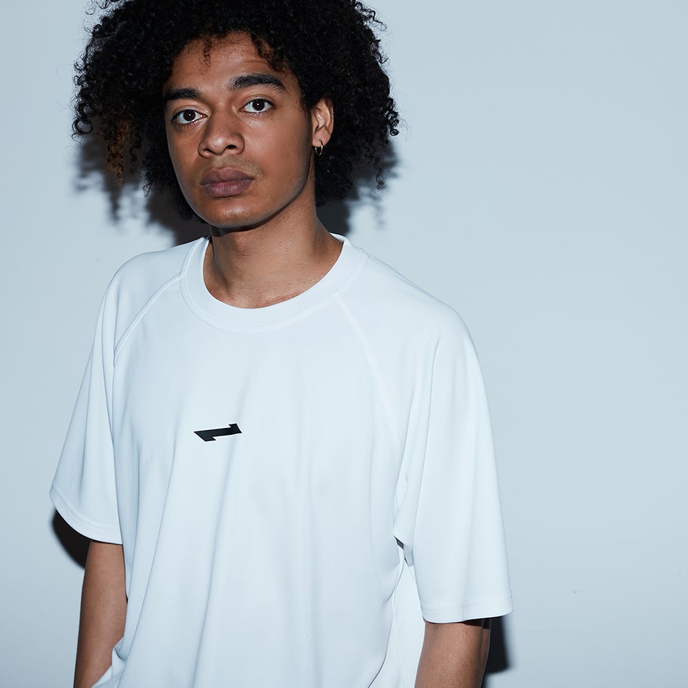 BIGシルエット クランクロゴ Tシャツ – EGOZARU ONLINE STORE