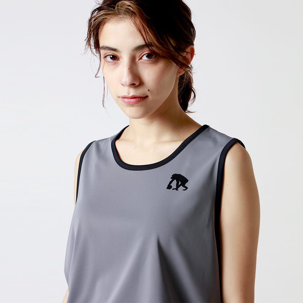 Piping hem switching tank top