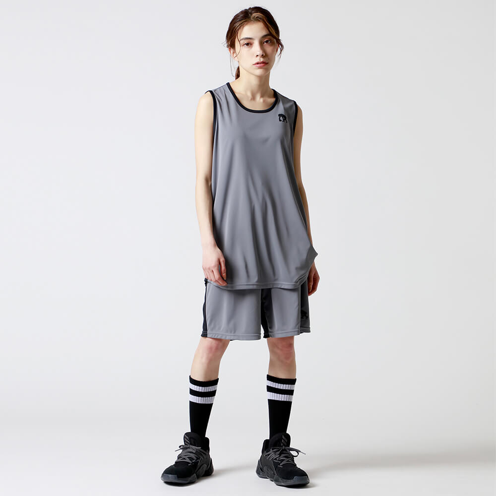 Piping hem switching tank top